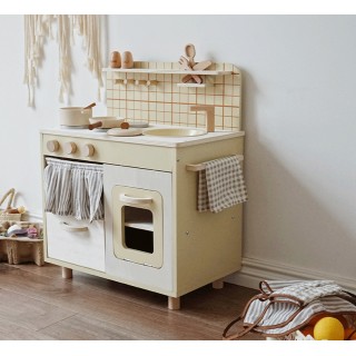 Детская кухня деревянная в скандинавском стиле